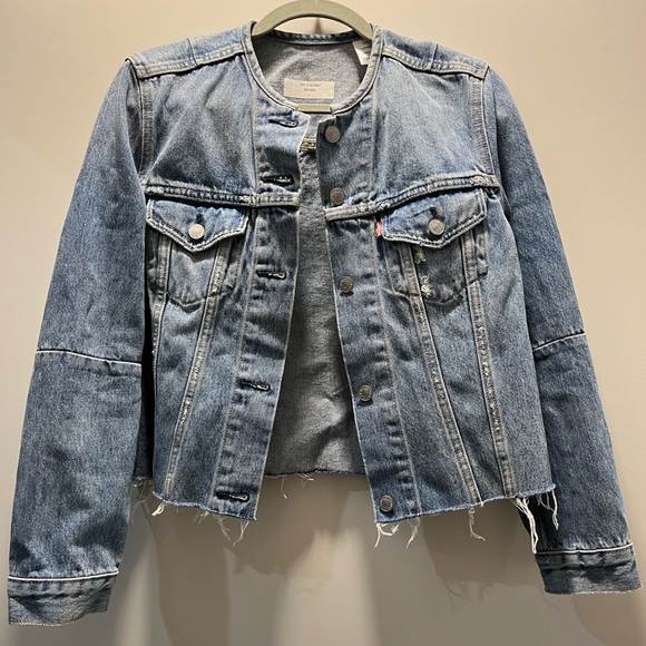 Levi's Jackets & Blazers - Levi’s denim jacket